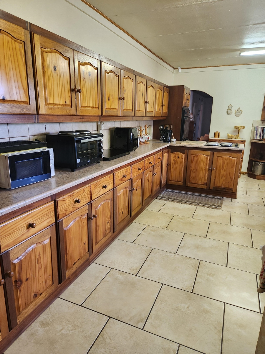 4 Bedroom Property for Sale in Hennenman Free State